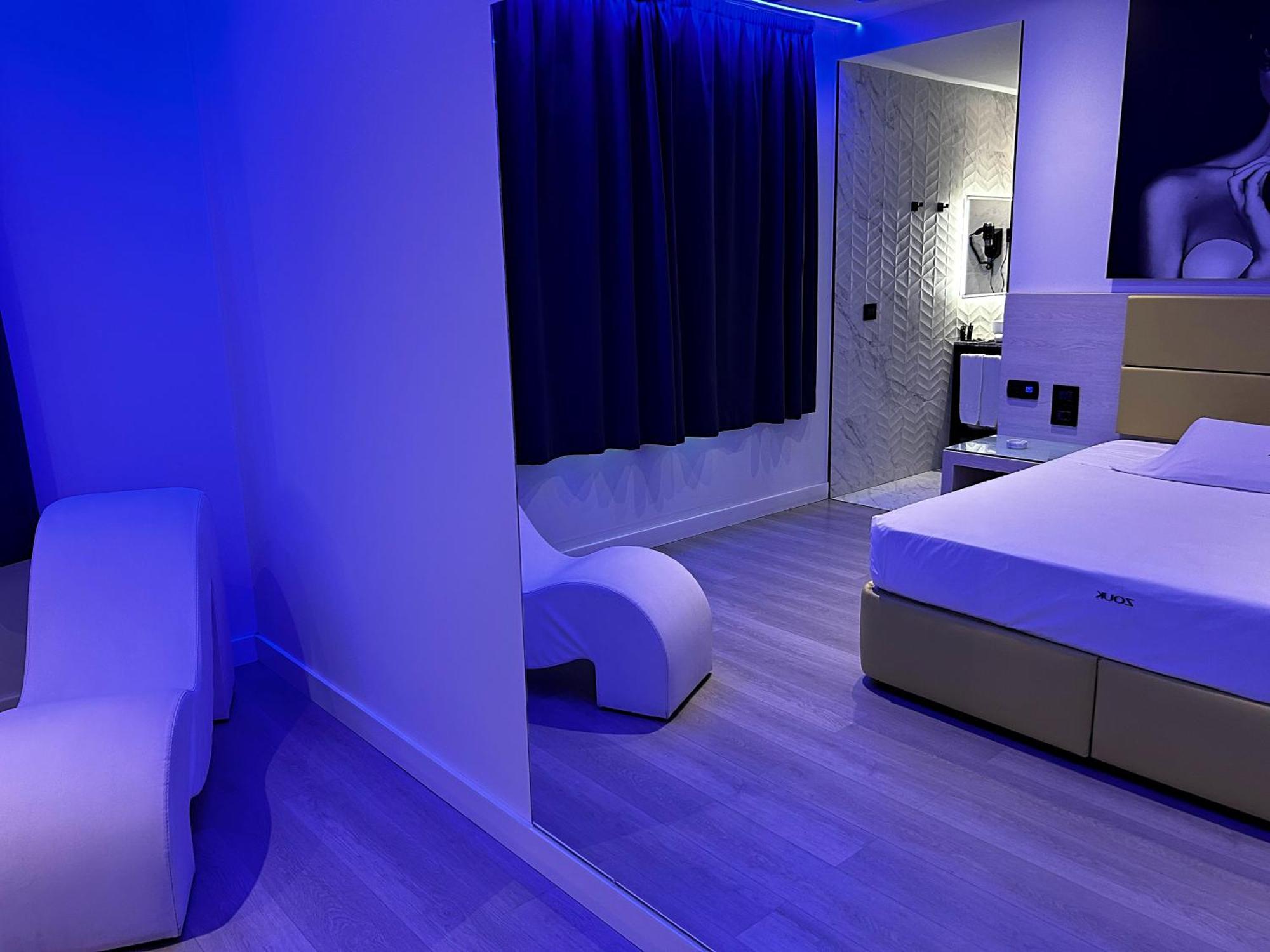 Zouk Hotel (Adults Only) Alcalá de Henares Kültér fotó