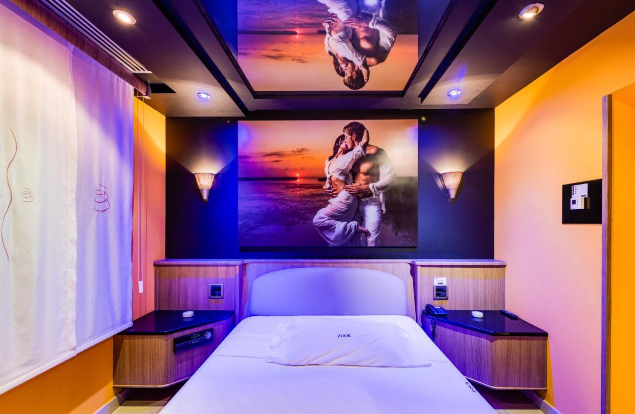 Zouk Hotel (Adults Only) Alcalá de Henares Kültér fotó