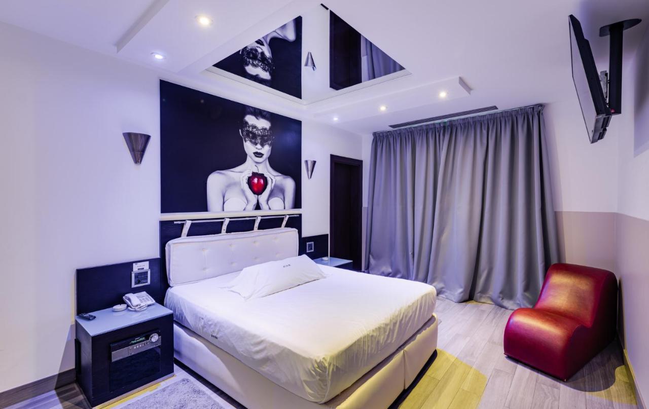 Zouk Hotel (Adults Only) Alcalá de Henares Kültér fotó